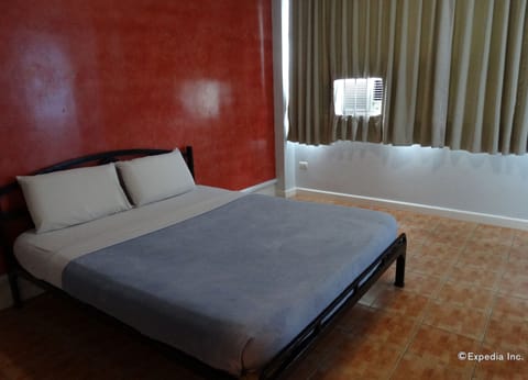 Premier Double Room, 1 Double Bed | In-room safe, desk, blackout drapes, iron/ironing board