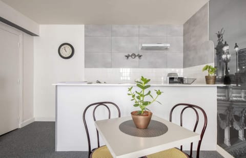 Studio | Desk, blackout drapes, free WiFi, bed sheets