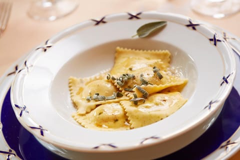 Breakfast, lunch, dinner served; local cuisine 