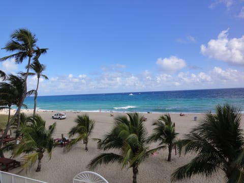 Private beach nearby, beach umbrellas, beach towels