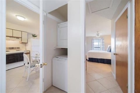 Condo, 2 Bedrooms | Laundry