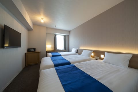 Twin Economy Room 2 | Desk, free WiFi, bed sheets