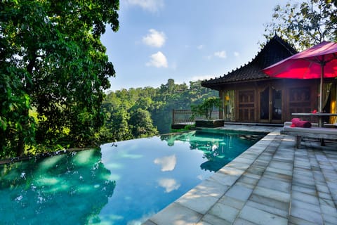 River Hillside Villa | Private pool