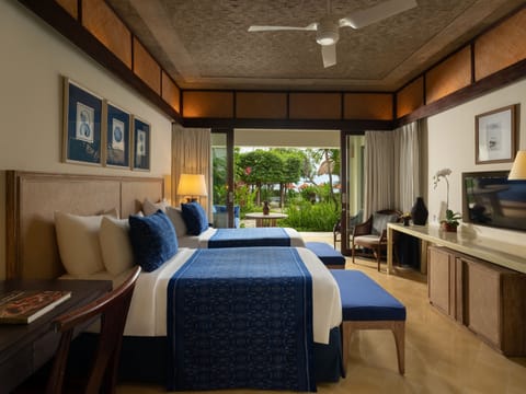 Narmada Panoramic Suite | Premium bedding, minibar, in-room safe, desk