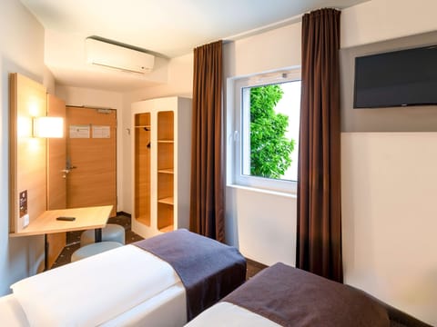 Twin Room | Soundproofing, free WiFi, bed sheets