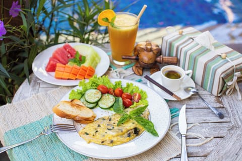 Daily cooked-to-order breakfast (IDR 70000 per person)