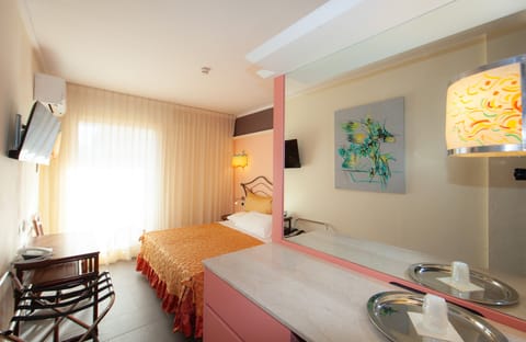 Standard Double or Twin Room | Minibar, in-room safe, desk, free WiFi