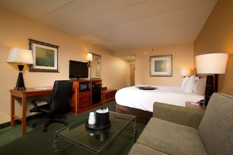 Suite, 1 King Bed, Non Smoking | Premium bedding, in-room safe, desk, laptop workspace