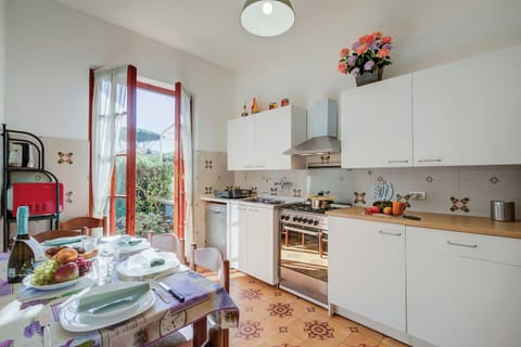 Family House, 3 Bedrooms, 2 Bathrooms, Sea Facing (Casa Maddalena al Mare 600m from sea) | Private kitchen | Fridge, microwave, oven, stovetop