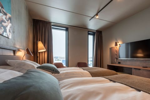 Twin Room | Premium bedding, minibar, desk, blackout drapes