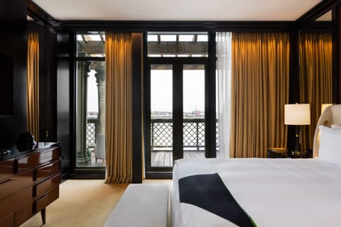 Premier Suite, River View | Frette Italian sheets, premium bedding, minibar, in-room safe