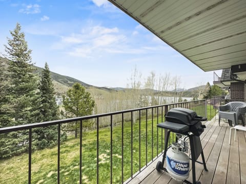 Condo, 2 Bedrooms | BBQ/picnic area