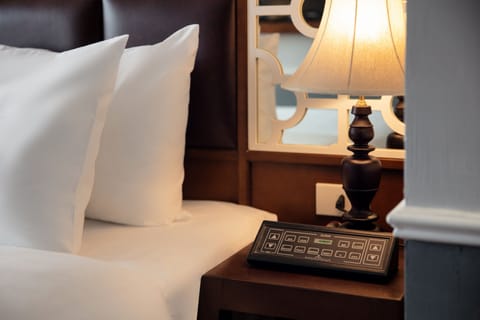 Junior Suite, Balcony, City View | Minibar, in-room safe, desk, blackout drapes