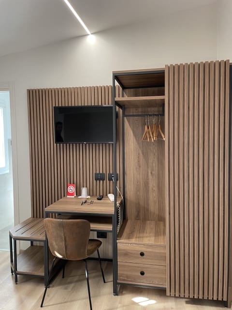 Minibar, in-room safe, desk, soundproofing