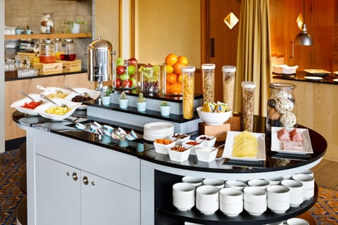 Daily full breakfast (GBP 12 per person)