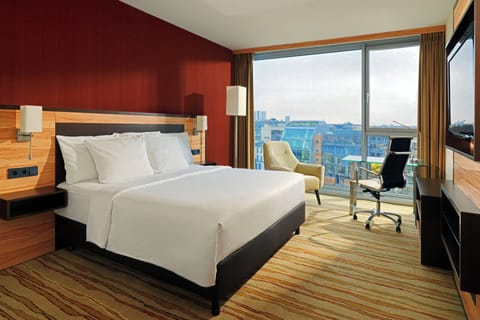 Room, 1 King Bed | Premium bedding, minibar, in-room safe, desk