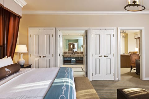 Suite (Blue Ribbon) | Premium bedding, minibar, in-room safe, desk