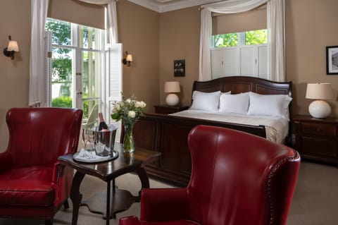 Campanella Suite | Premium bedding, pillowtop beds, individually decorated, desk