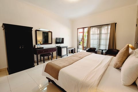 Super Deluxe Room | 1 bedroom, in-room safe, desk, free WiFi