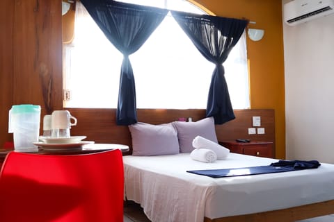 Basic Double Room (Sencilla) | Blackout drapes, free WiFi, bed sheets