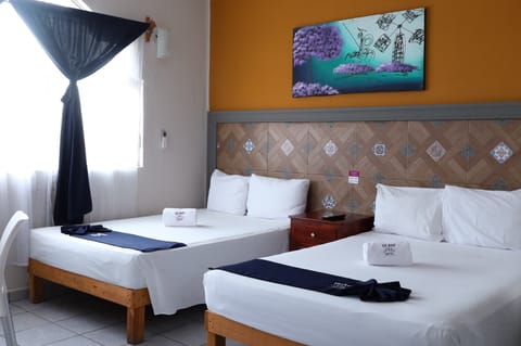 Deluxe Double Room (Doble) | Blackout drapes, free WiFi, bed sheets