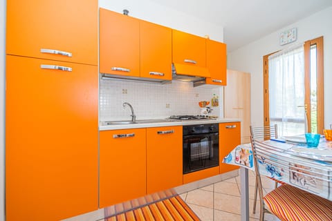 Apartment, 1 Bedroom, Smoking, Balcony | Private kitchen | Fridge, dishwasher, cookware/dishes/utensils