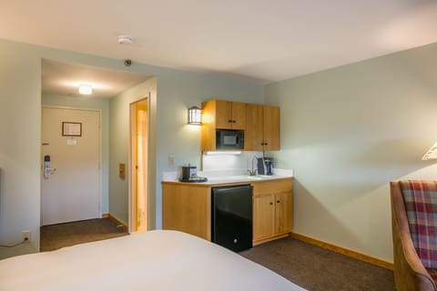 Superior Room, 2 Queen Beds | Room amenity