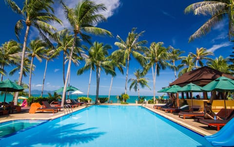 Outdoor pool, pool umbrellas, sun loungers