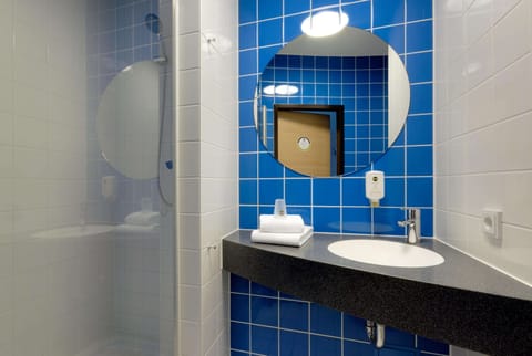 Double Room | Bathroom | Shower, hair dryer, towels