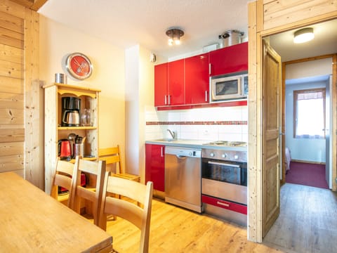 Appartement, 4 pieces, 8 personnes | Private kitchen | Fridge, microwave, stovetop, dishwasher