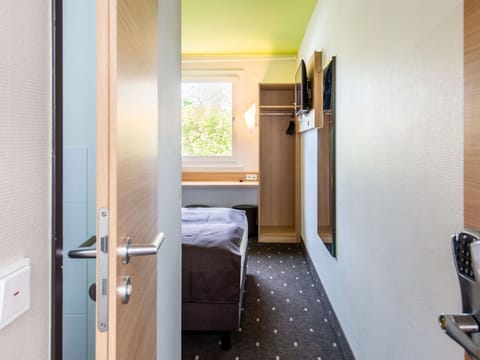 Double Room | Desk, soundproofing, free WiFi, bed sheets