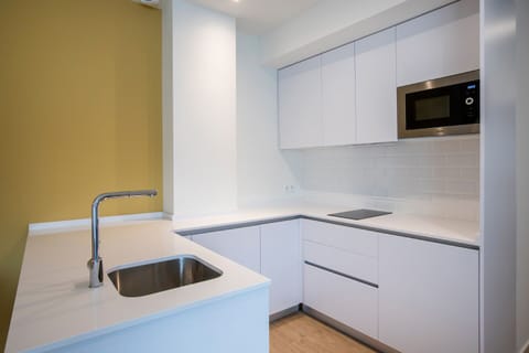 Suite, 2 Bedrooms, Terrace | Private kitchen | Mini-fridge, microwave, stovetop, toaster