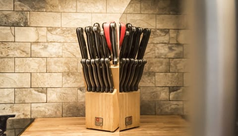 Cottage (4 Bedrooms) | Private kitchen | Full-size fridge, oven, stovetop, dishwasher