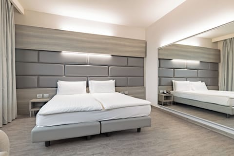 Comfort Room, 1 Double Bed with Sofa bed | Minibar, in-room safe, individually furnished, desk