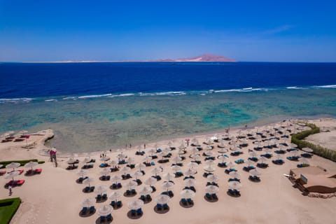 Private beach, sun loungers, beach umbrellas, beach towels