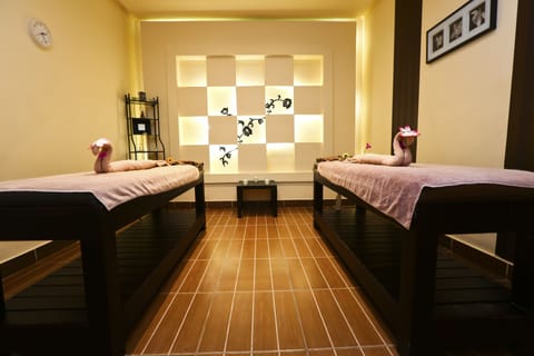 Sauna, steam room, Turkish bath, body treatments, hot stone massages