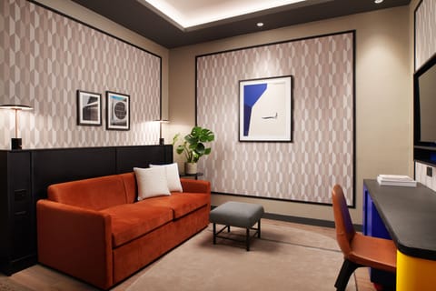 FAMILY SUITE | In-room safe, desk, soundproofing, iron/ironing board