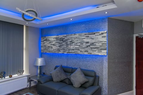 Executive Suite, Ensuite (Ground Floor Flat) | Lounge