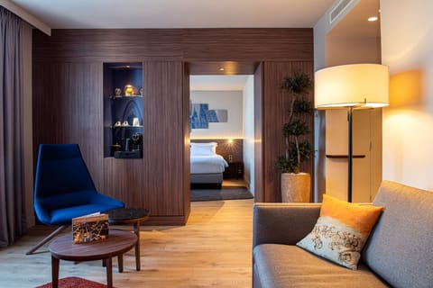 Premium bedding, minibar, in-room safe, desk