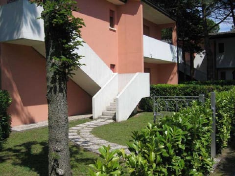 Apartment, 1 Bedroom, Balcony, Garden View | Property entrance