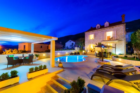 Villa (Five-Bedroom Villa with Swimming Pool) | Exterior