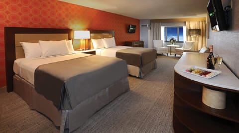 SOUTH PREMIUM OCEAN SUITE 2 QUEEN NON-SMOKING | Hypo-allergenic bedding, pillowtop beds, in-room safe, desk