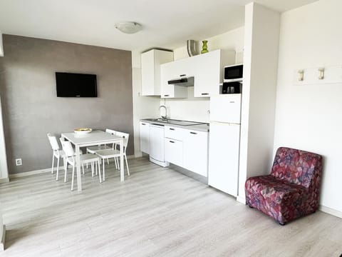 Apartment | Private kitchen | Full-size fridge, microwave, stovetop, dishwasher