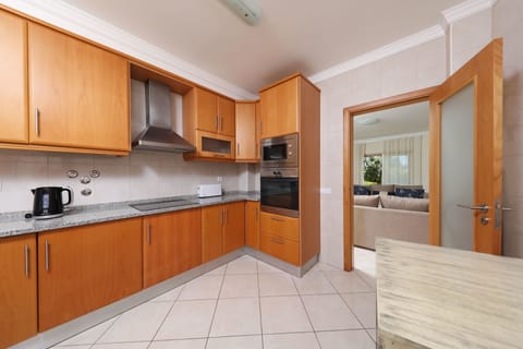 Family Villa, 2 Bedrooms | Private kitchen | Full-size fridge, microwave, oven, stovetop