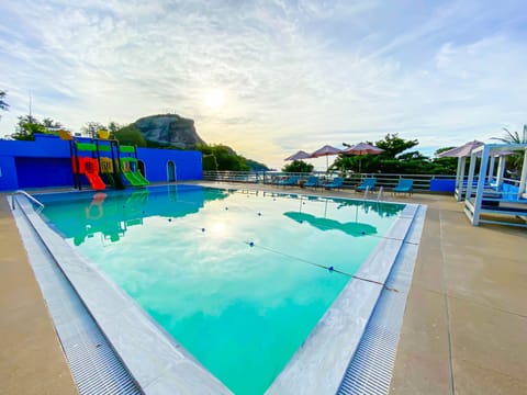 Outdoor pool, pool umbrellas, sun loungers