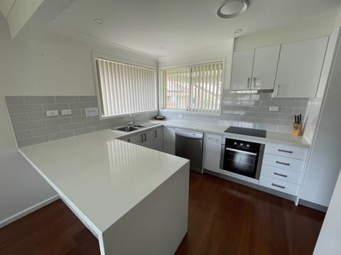 House, 3 Bedrooms, Kitchen | Private kitchen | Fridge, microwave, electric kettle