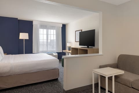 Room, 1 King Bed | Free WiFi, bed sheets