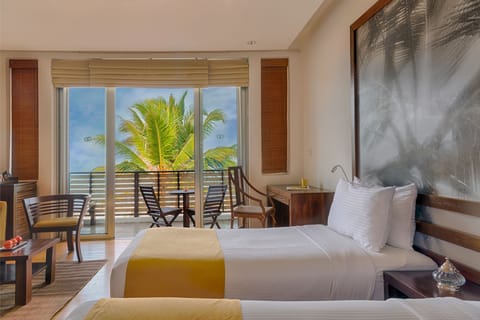 Deluxe Twin Room with Sea View | Beach/ocean view