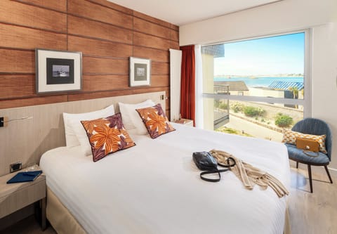 Junior Suite, Balcony, Sea View (Spa Access) | Premium bedding, Tempur-Pedic beds, minibar, in-room safe