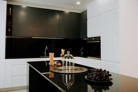 Grand Penthouse | Private kitchen | Full-size fridge, microwave, oven, stovetop